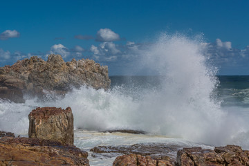 Splashing wave