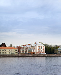 Fototapeta na wymiar Russia. St. Petersburg. A building of the State University (building of Twelve boards) on Neva Embankment....
