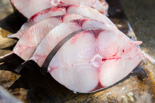 Fresh King mackerel,Cut into small pieces