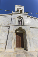 Fototapeta na wymiar White church on Naxos, Greece