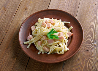 Fettuccine alla papalina