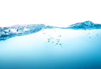 Foto auf Alu-Dibond Schließen Sie herauf blaues Wasserspritzen mit Blasen auf weißem Hintergrund © Cozine
