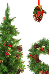Fototapeta na wymiar Christmas fir wreath, pine cones and Christmas tree