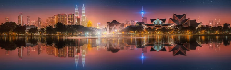 Tuinposter Beautiful cityscape of Kuala Lumpur skyline © boule1301
