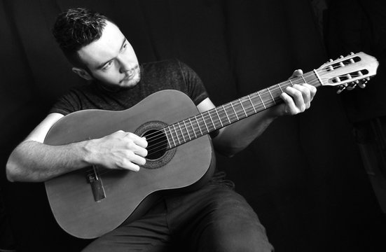 Guitariste acoutique