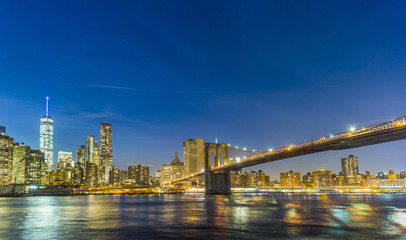 Fototapeta premium Manhattan waterfront at night