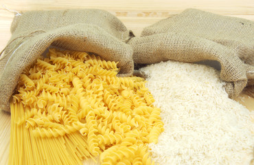 Pasta vs Rice
half pasta and half rice 
pasta and rice 