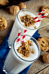 milkshake with cookies