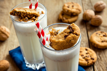 milkshake with cookies