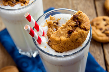 milkshake with cookies