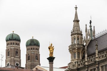 Fototapeta na wymiar München, Mariensäule, Frauenkirche, Neues Rathaus