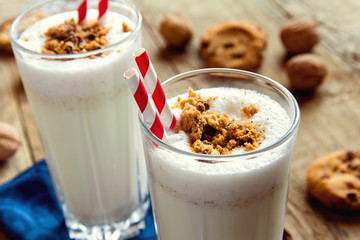 milkshake with cookies