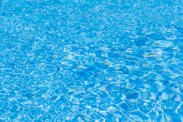 Fototapeta na wymiar piscine surface eau bleue 