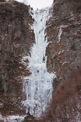 Fototapeta na wymiar 阿蘇市　古閑の滝の氷瀑（雌滝）