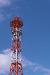 空まで届く鉄塔