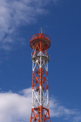 空まで届く鉄塔