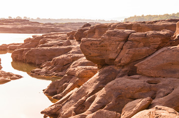 Fototapeta na wymiar Sam-Pan-Bok Grand Canyon , Amazing of rock hole stone in Mekong