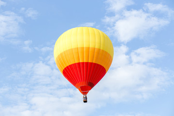 Naklejka premium Colorful hot air balloon