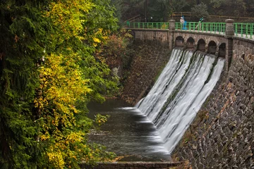 Fototapete Damm Staudamm am Fluss Lomnica in Karpacz