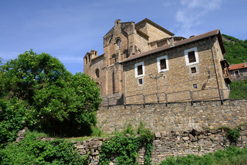 Fototapeta na wymiar Kloster San Pedro in Siresa im Hecho Tal Pyrenäen