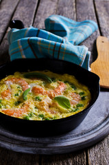 Omelet with shrimp and peas