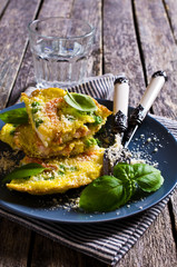 Omelet with shrimp and peas