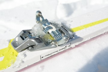 Close Up Ski Touring Binding