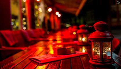 Restaurant in rotem Licht