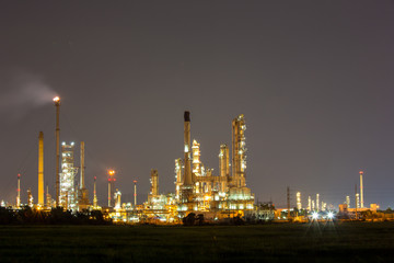 Obraz na płótnie Canvas Oil Refinery Factory