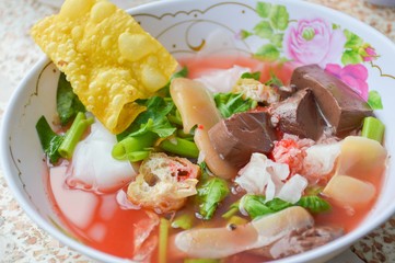 pink seafood flat noodles Yen ta fo - Thailand healthy food