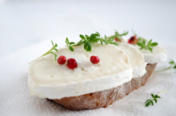 brot mit ziegenkäse