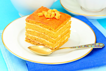 Cake with Condensed Milk, Nuts and Honey.