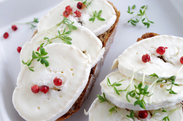 brot mit ziegenkäse