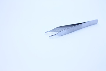 Surgical instrument (surgical tissue pincers)