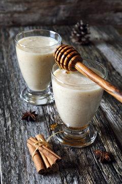 New Year's Mood: Banana Smoothie With Honey