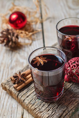 holiday mulled red wine with spices