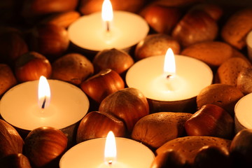 Nuts candles.
Hazelnuts, walnuts and pecan nuts with tea light candles.