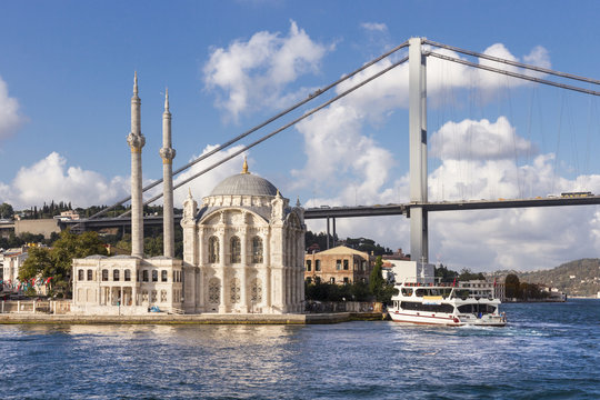 Sights of Istanbul ,a cruise on the Bosphorus