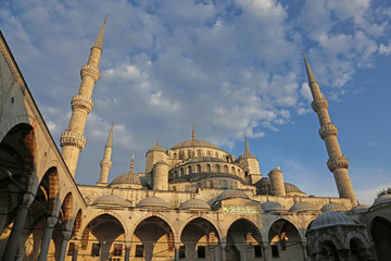 Fototapeta na wymiar The Blue Mosque, shot from the courtyard. Located in Istanbul, Turkey. It was completed in 1616 by Sultan Ahmed I..