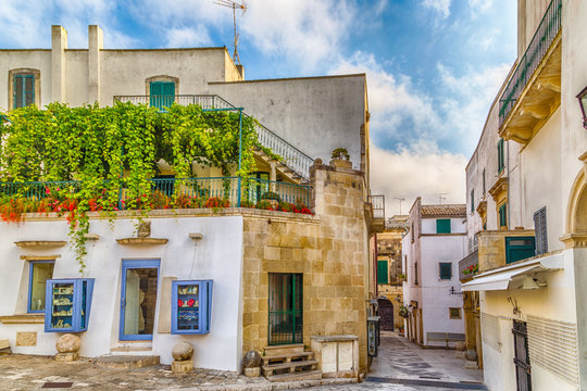 Fototapeta narrow alleys in the historic center of Otranto
