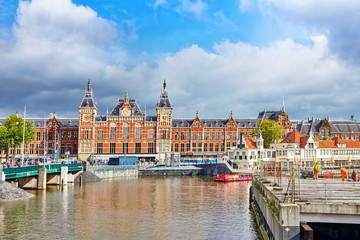 Obraz premium AMSTERDAM, NETHERLANDS - SEPTEMBER 15, 2015: Beautiful buildings