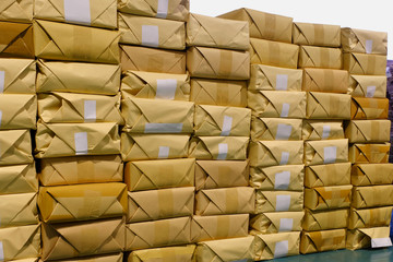 storage of parcels in the cargo