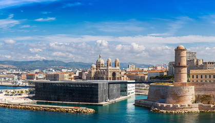 Obraz premium Saint Jean Castle and Cathedral de la Major in Marseille