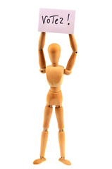 Homme bois tenant un carton avec votez écrit dessus
