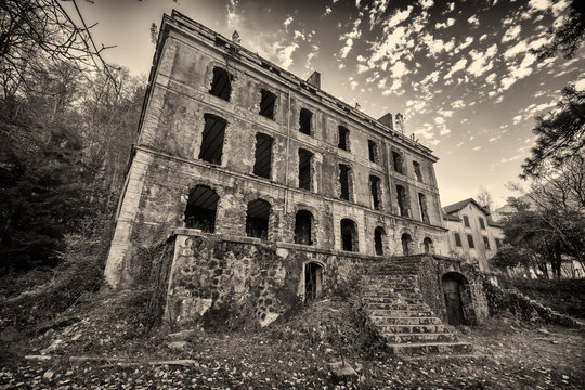 B&W image of derelict hotel at Vizzavona in Corsica