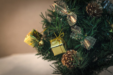christmas tree and gift box