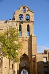 Campanario de una iglesia en Laguardia