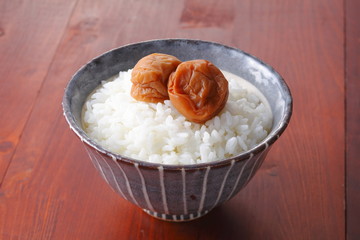梅干し　Pickled plums  umeboshi