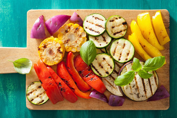 healthy grilled vegetables on chopping board