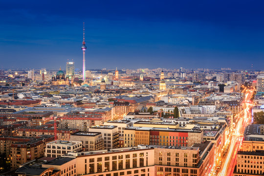 Blick über Berlin bei Nacht
